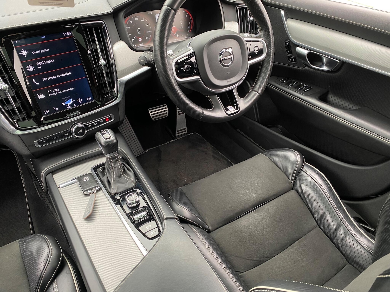 Used Volvo V90 2018 for sale - 77510610: Photo 2