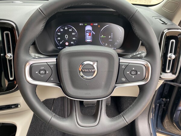Used Volvo XC40 2022 for sale - 74875621: Photo 44