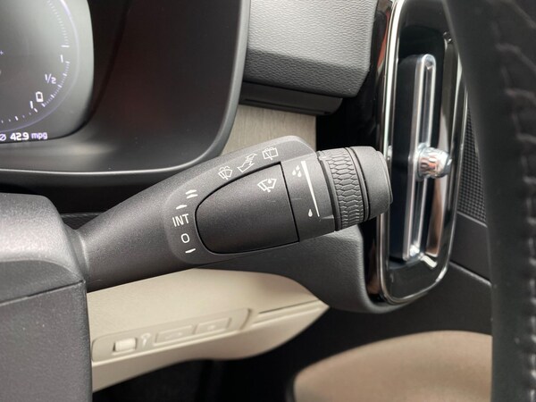 Used Volvo XC40 2022 for sale - 74875621: Photo 45