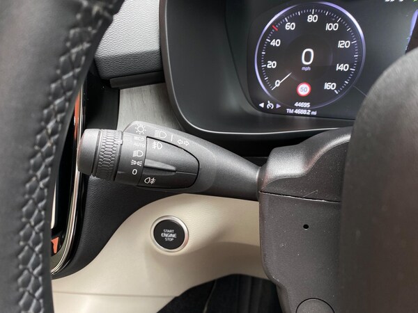 Used Volvo XC40 2022 for sale - 74875621: Photo 46
