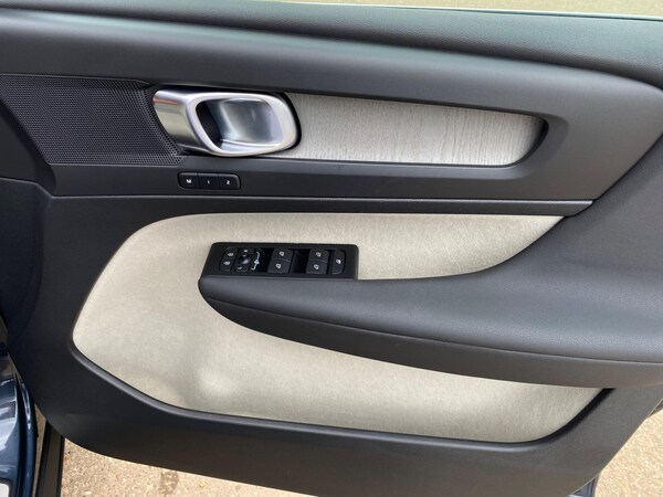 Used Volvo XC40 2022 for sale - 74875621: Photo 50