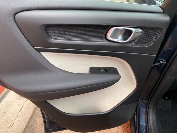 Used Volvo XC40 2022 for sale - 74875621: Photo 51