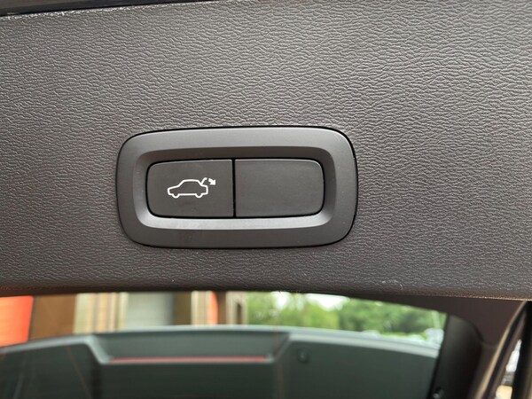 Used Volvo XC40 2022 for sale - 74875621: Photo 54