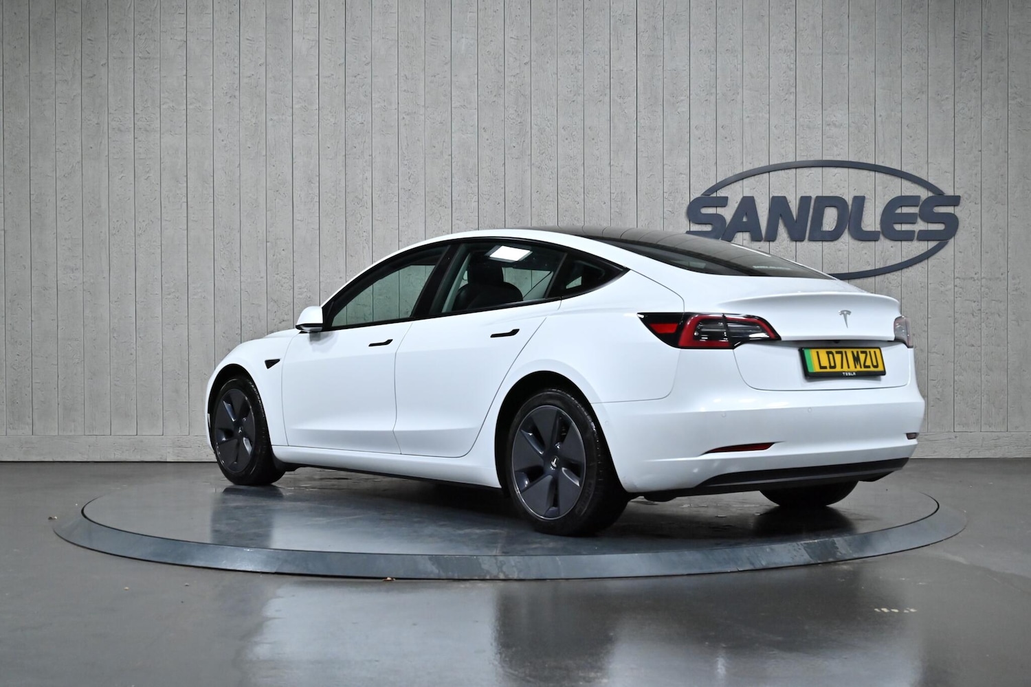 Used Tesla Model 3 2021 for sale - 76850245: Photo 4