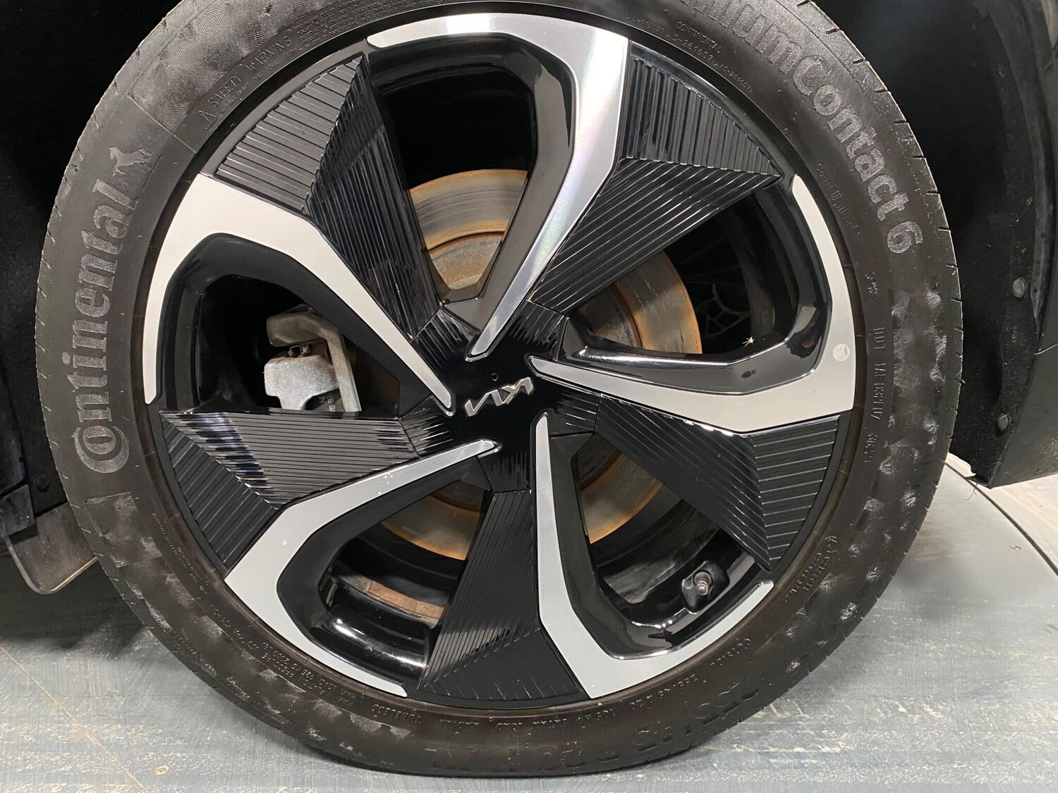 Used Kia EV6 2023 for sale - 77174533: Photo 18