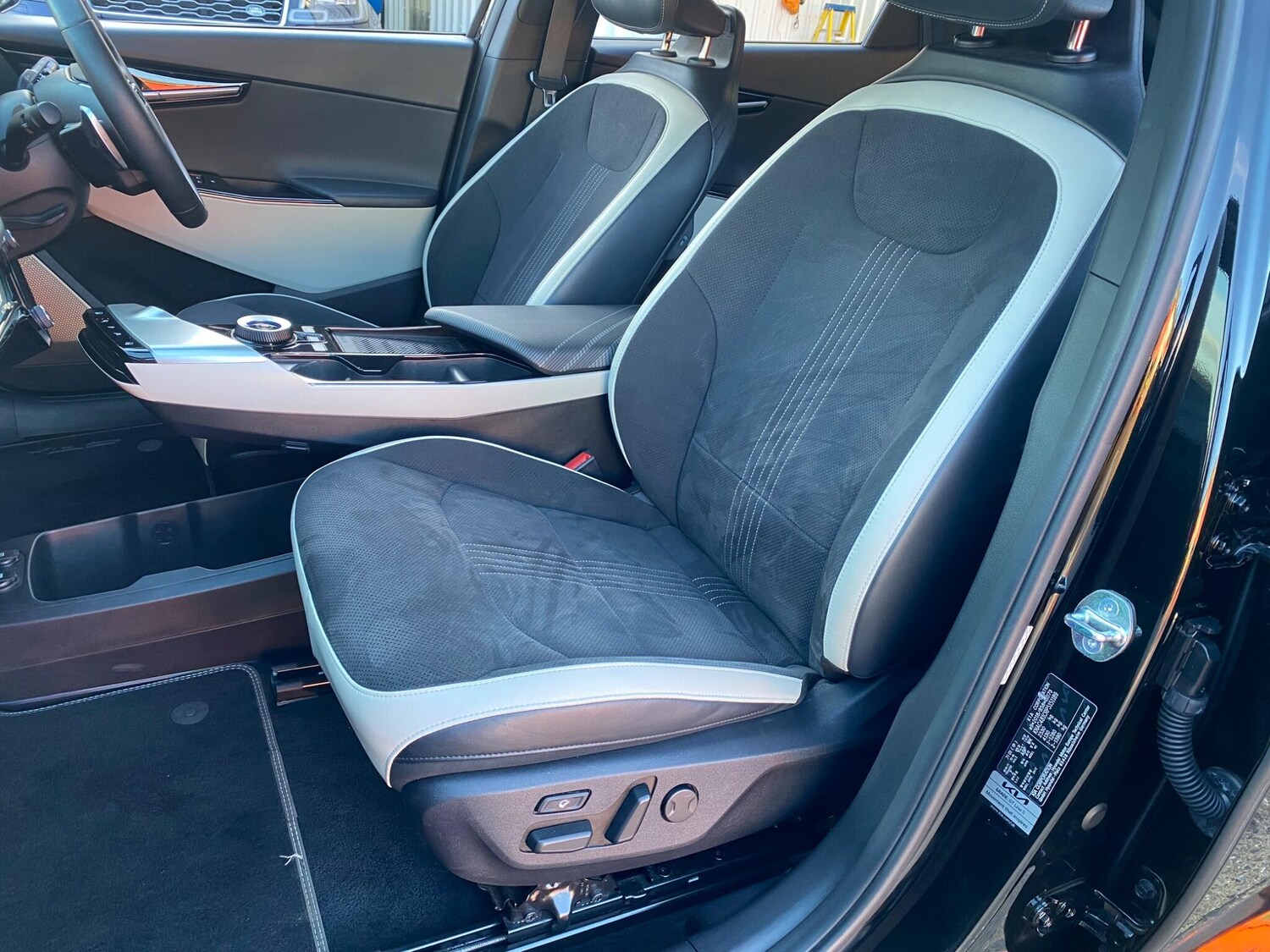 Used Kia EV6 2023 for sale - 77174533: Photo 24