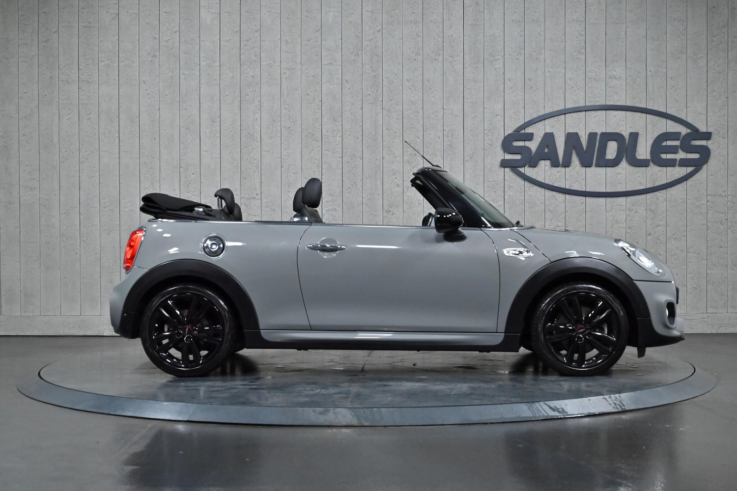 Used MINI Convertible 2017 for sale - 77230036: Photo 3