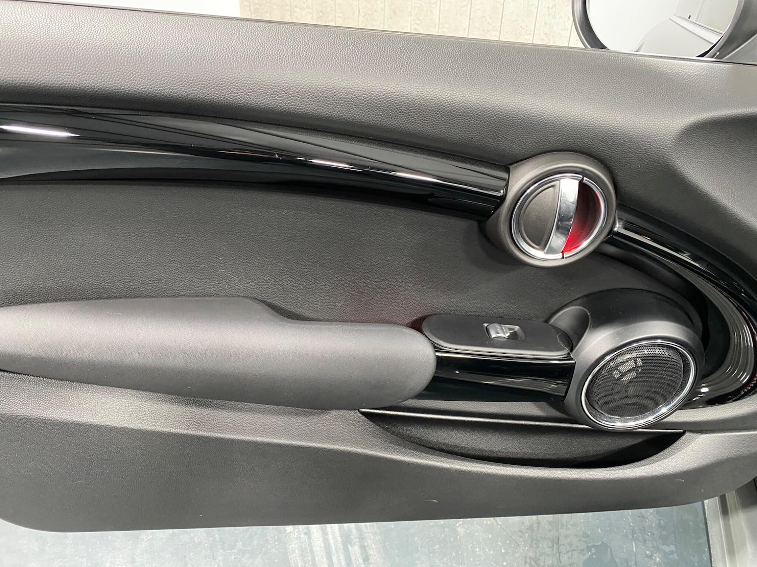 Used MINI Convertible 2017 for sale - 77230036: Photo 50