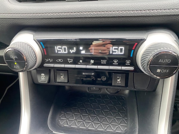 Used Toyota RAV4 2020 for sale - 75808923: Photo 37