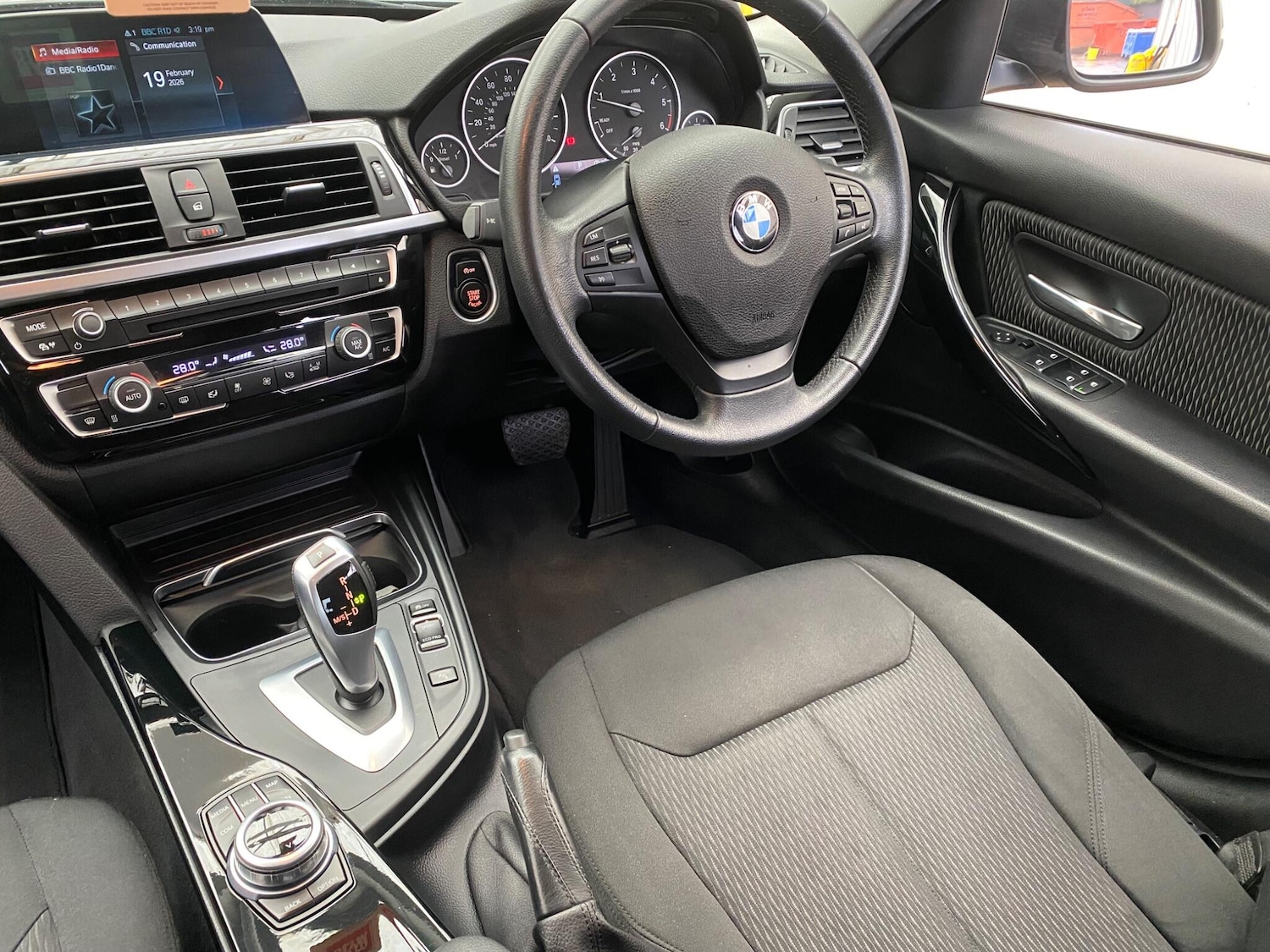 Used BMW 3 Series 2017 for sale - 77611565: Photo 2