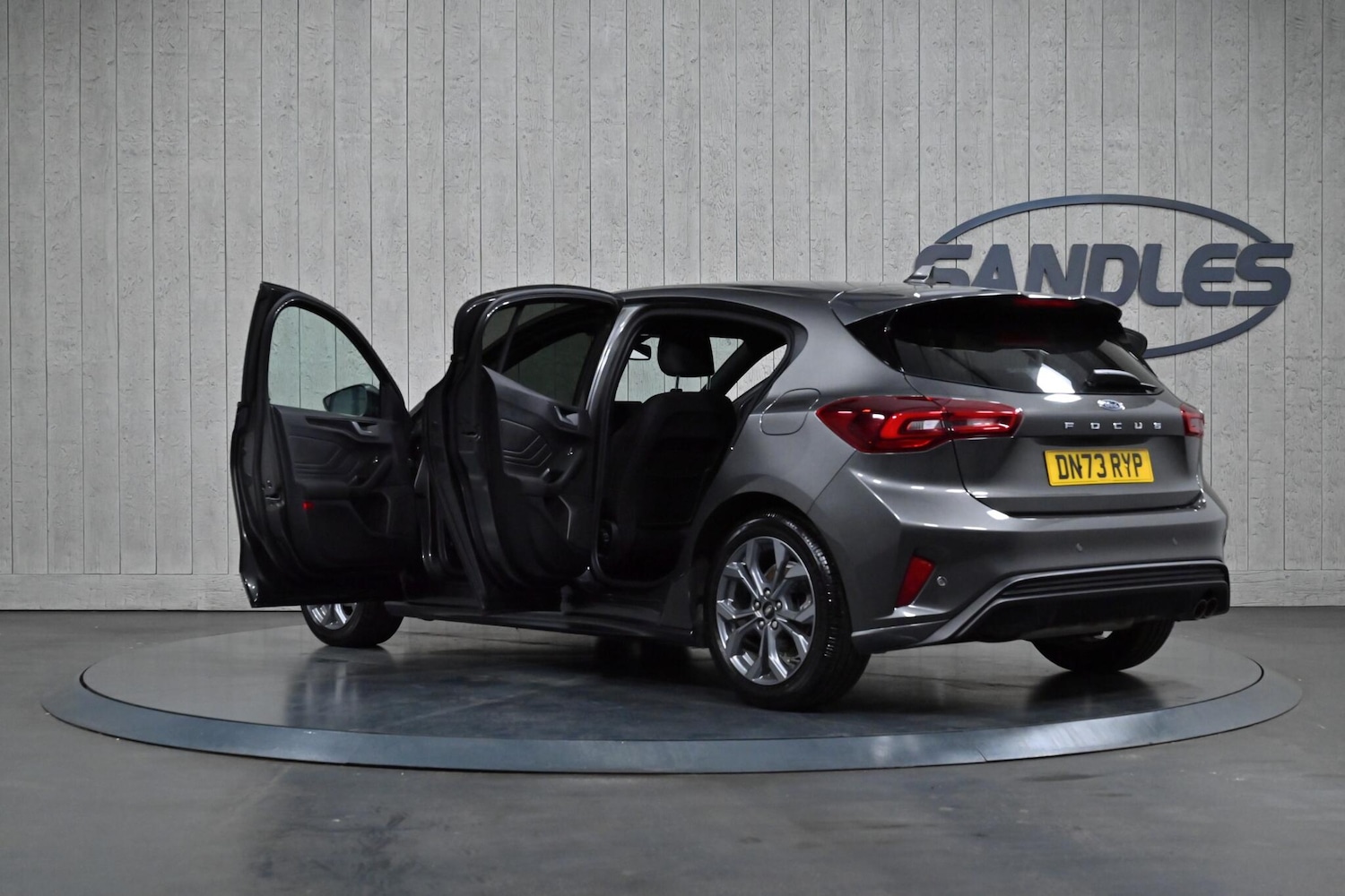 Used Ford Focus 2023 for sale - 76996201: Photo 12