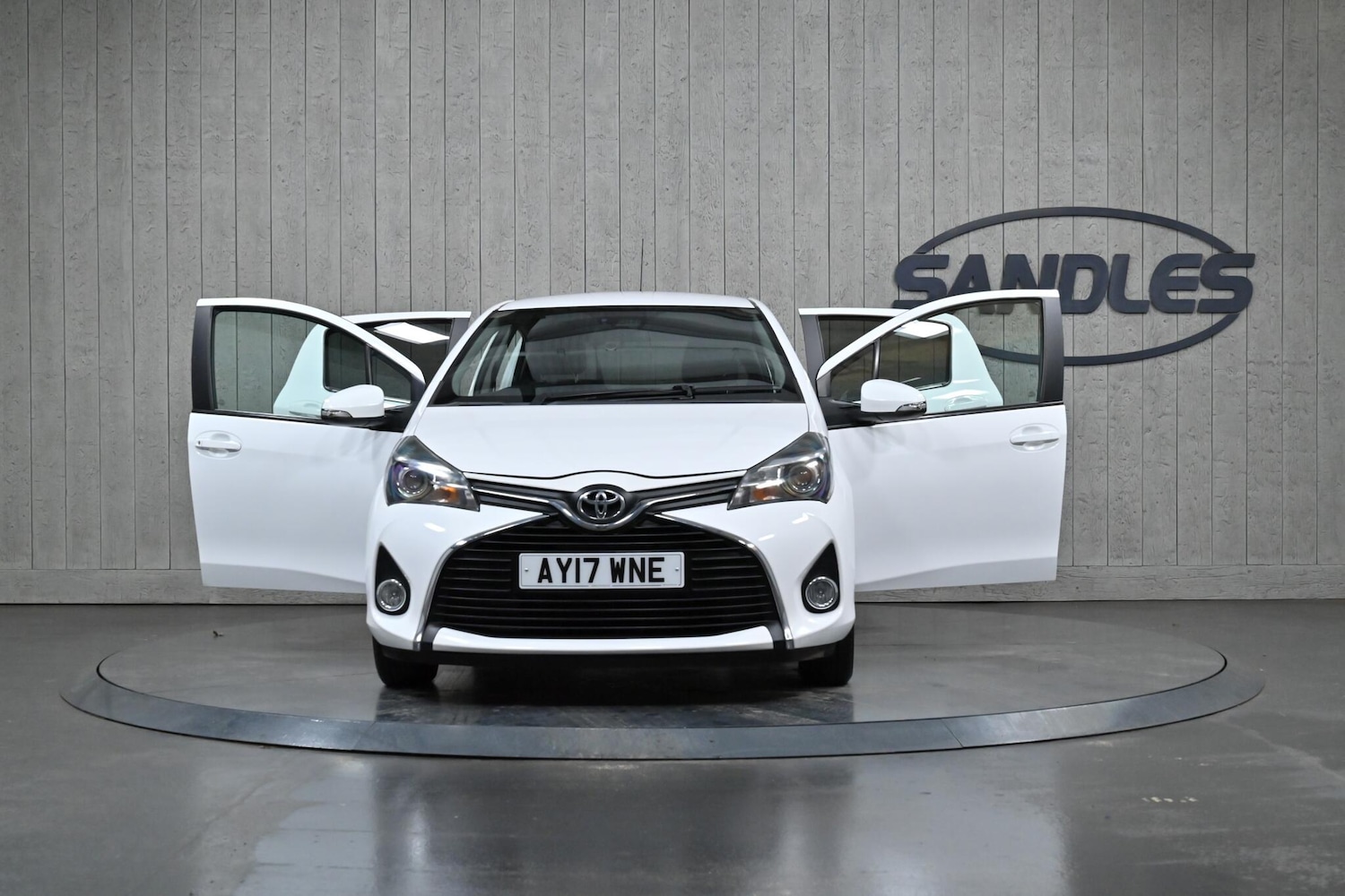 Used Toyota Yaris 2017 for sale - 77081608: Photo 10