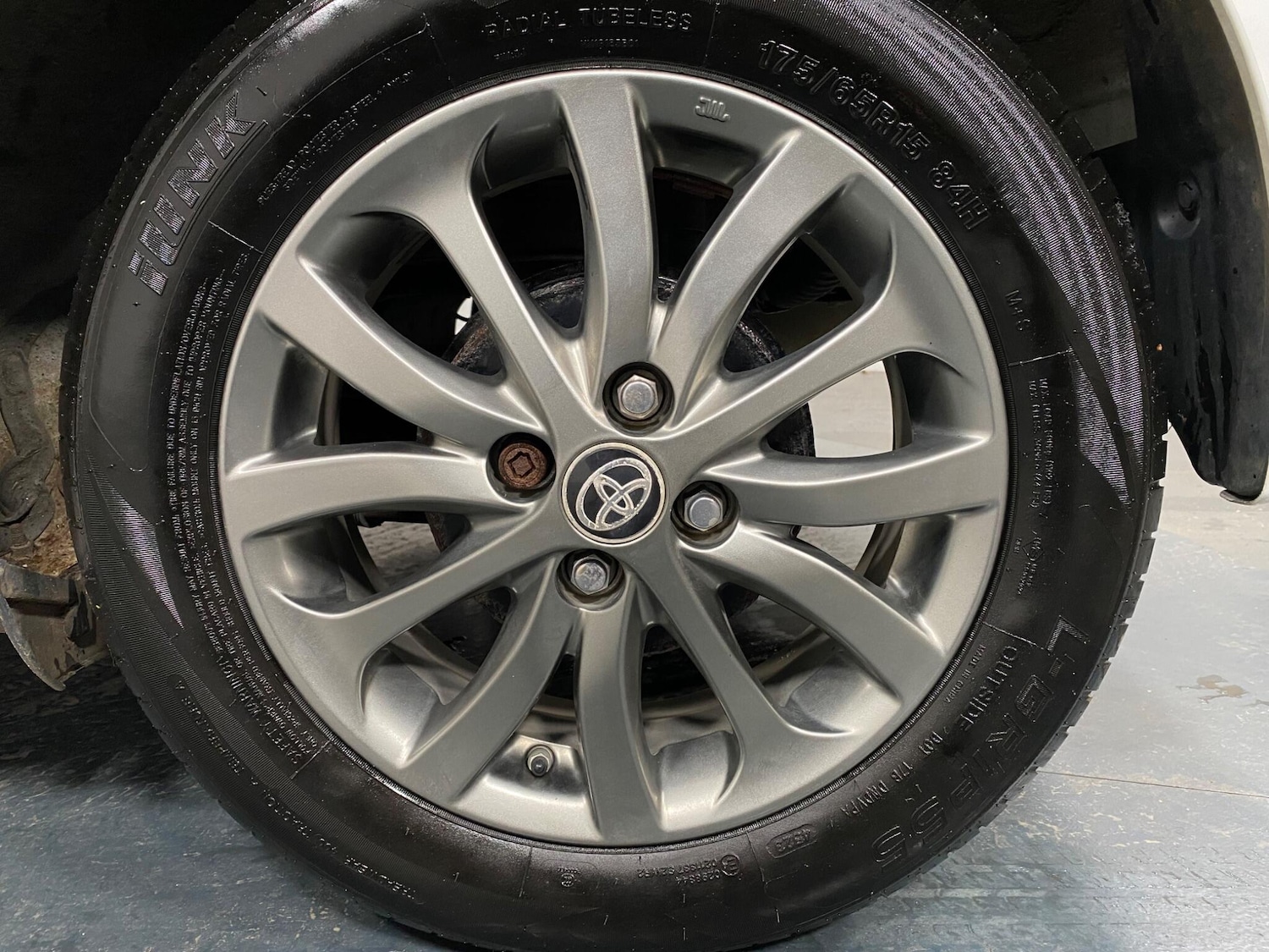 Used Toyota Yaris 2017 for sale - 77081608: Photo 18