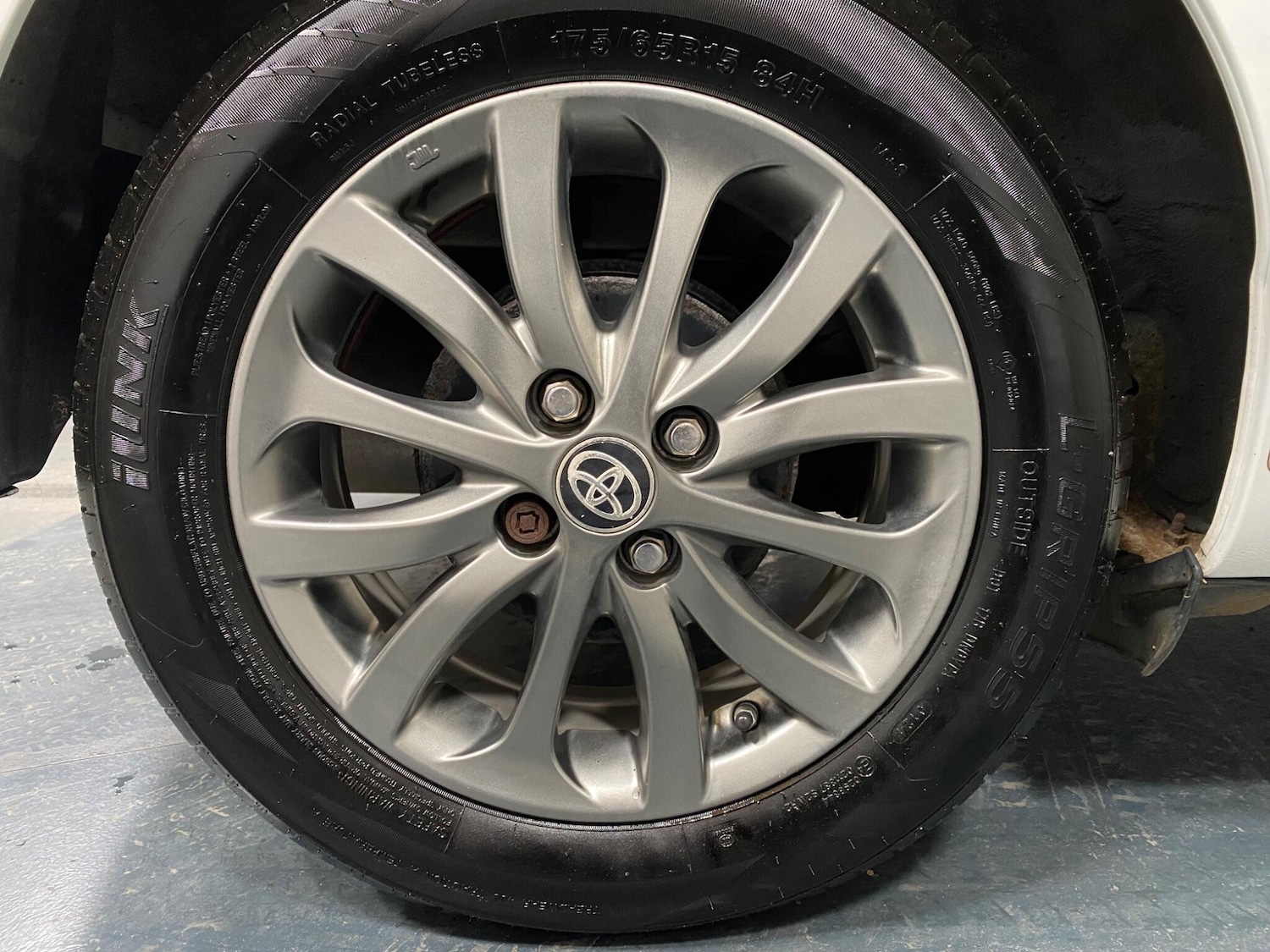 Used Toyota Yaris 2017 for sale - 77081608: Photo 20