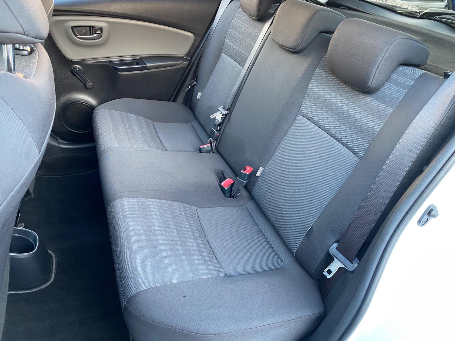 Used Toyota Yaris 2017 for sale - 77081608: Photo 26