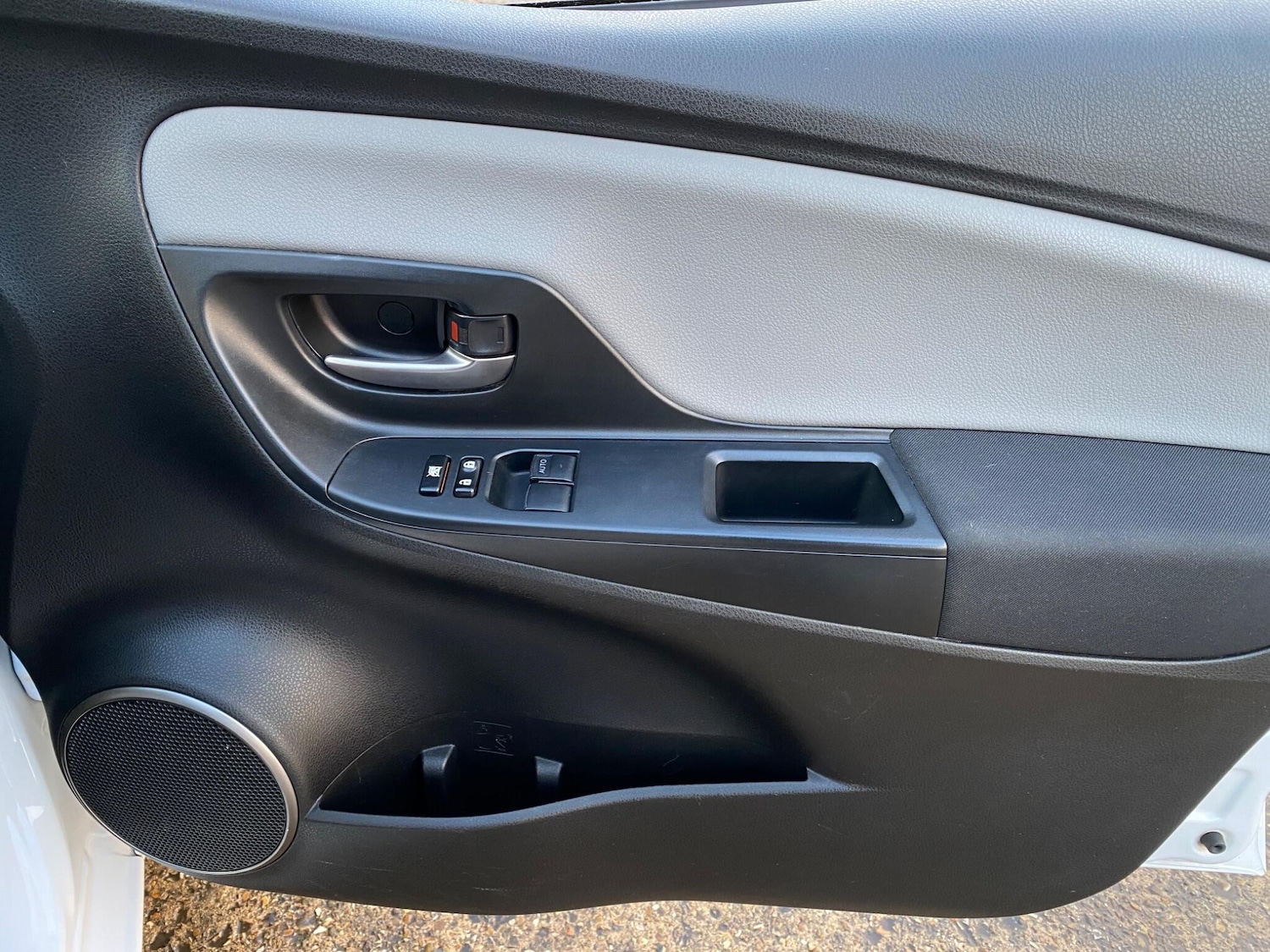 Used Toyota Yaris 2017 for sale - 77081608: Photo 47