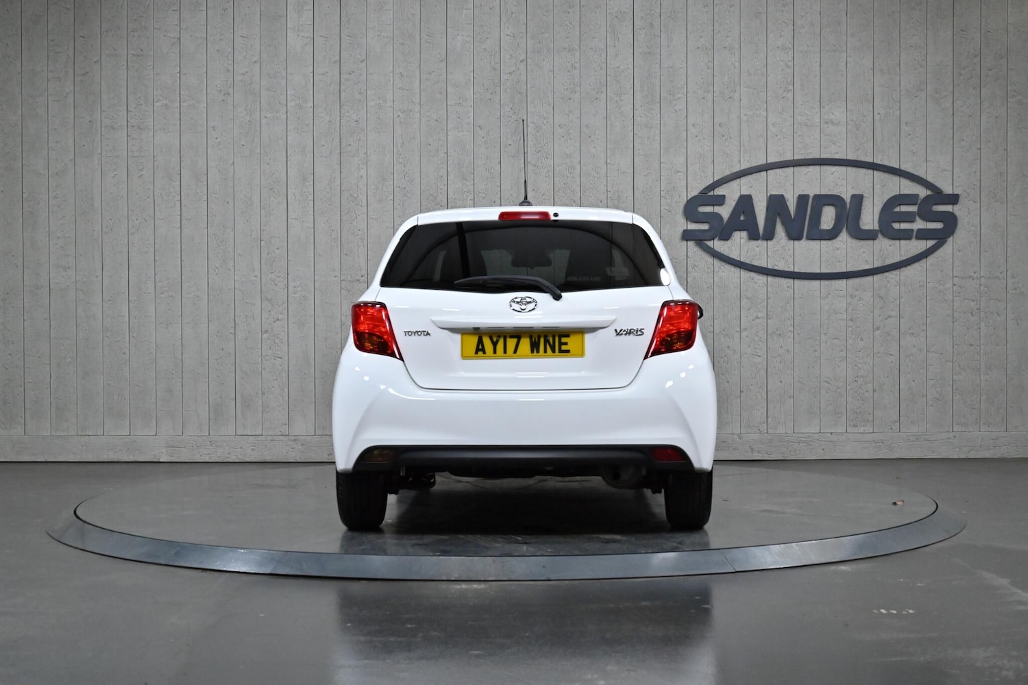 Used Toyota Yaris 2017 for sale - 77081608: Photo 5