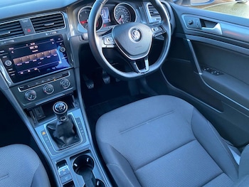 Used Volkswagen Golf 2019 for sale - 78577568: Photo