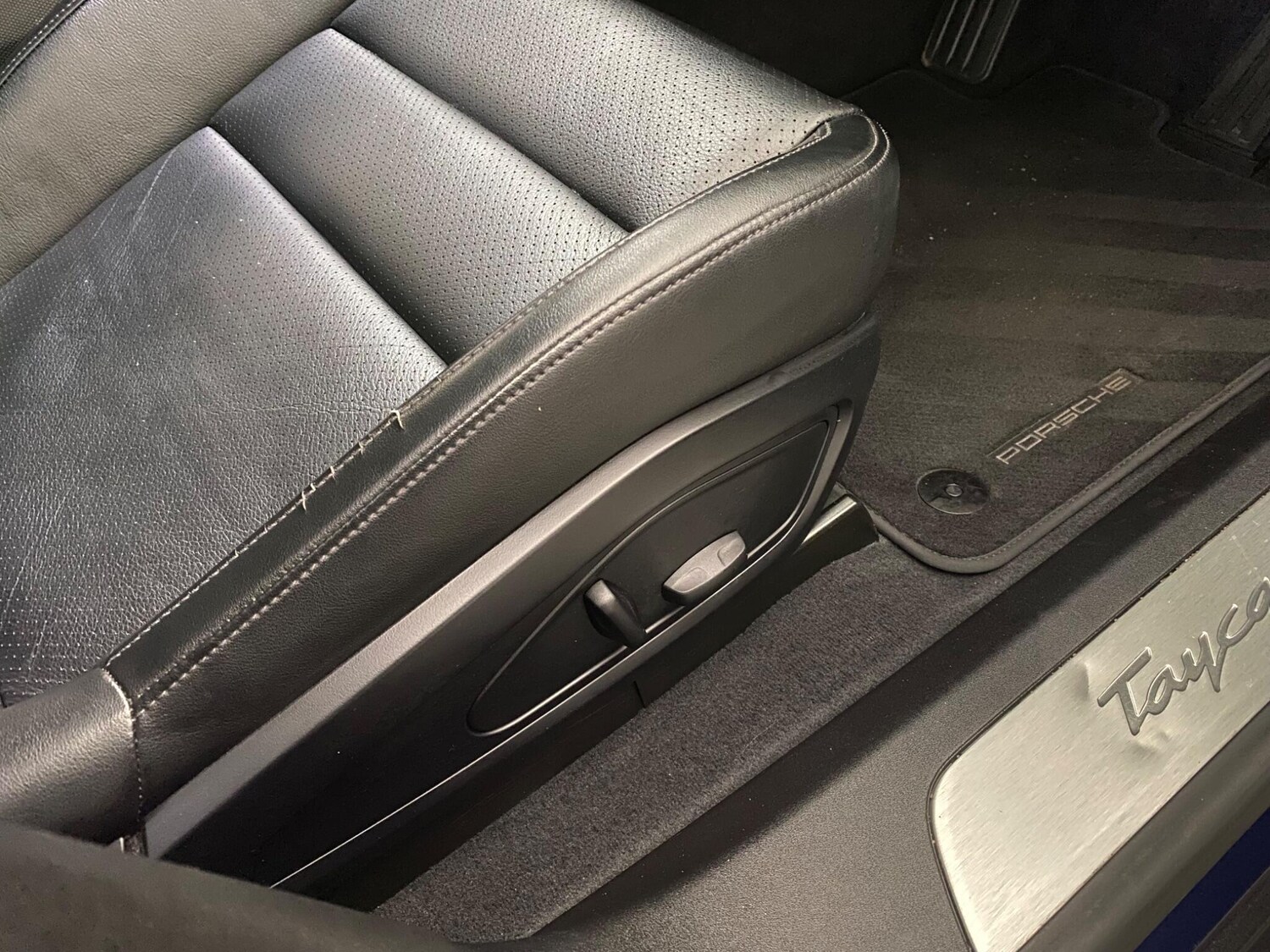 Used Porsche Taycan 2022 for sale - 77808802: Photo 29