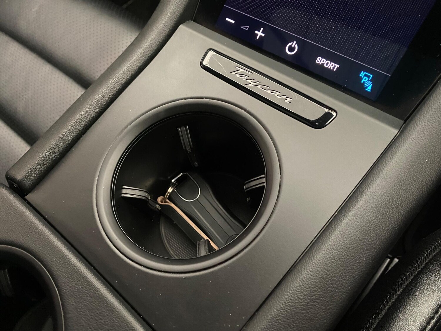 Used Porsche Taycan 2022 for sale - 77808802: Photo 43