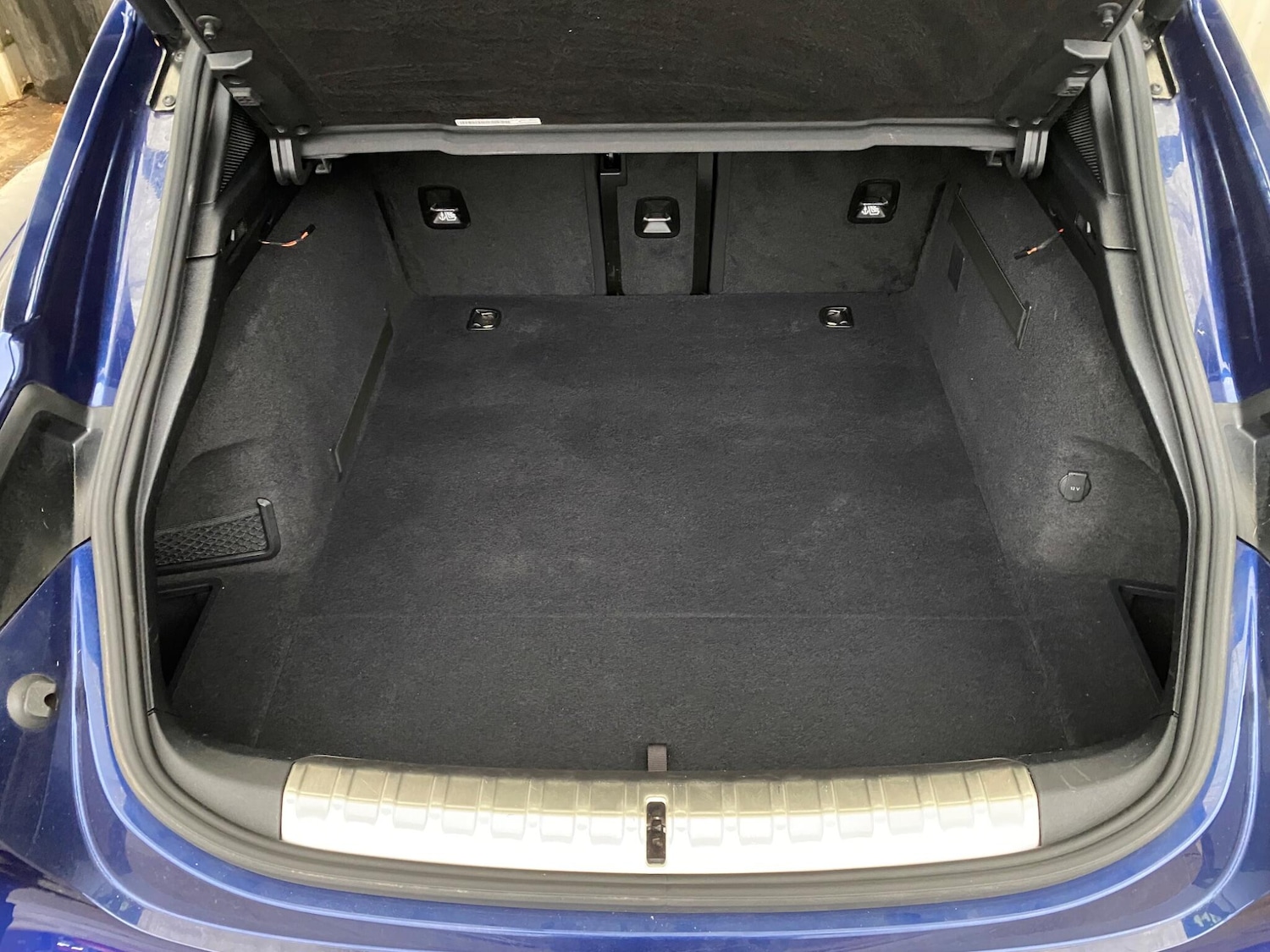 Used Porsche Taycan 2022 for sale - 77808802: Photo 56