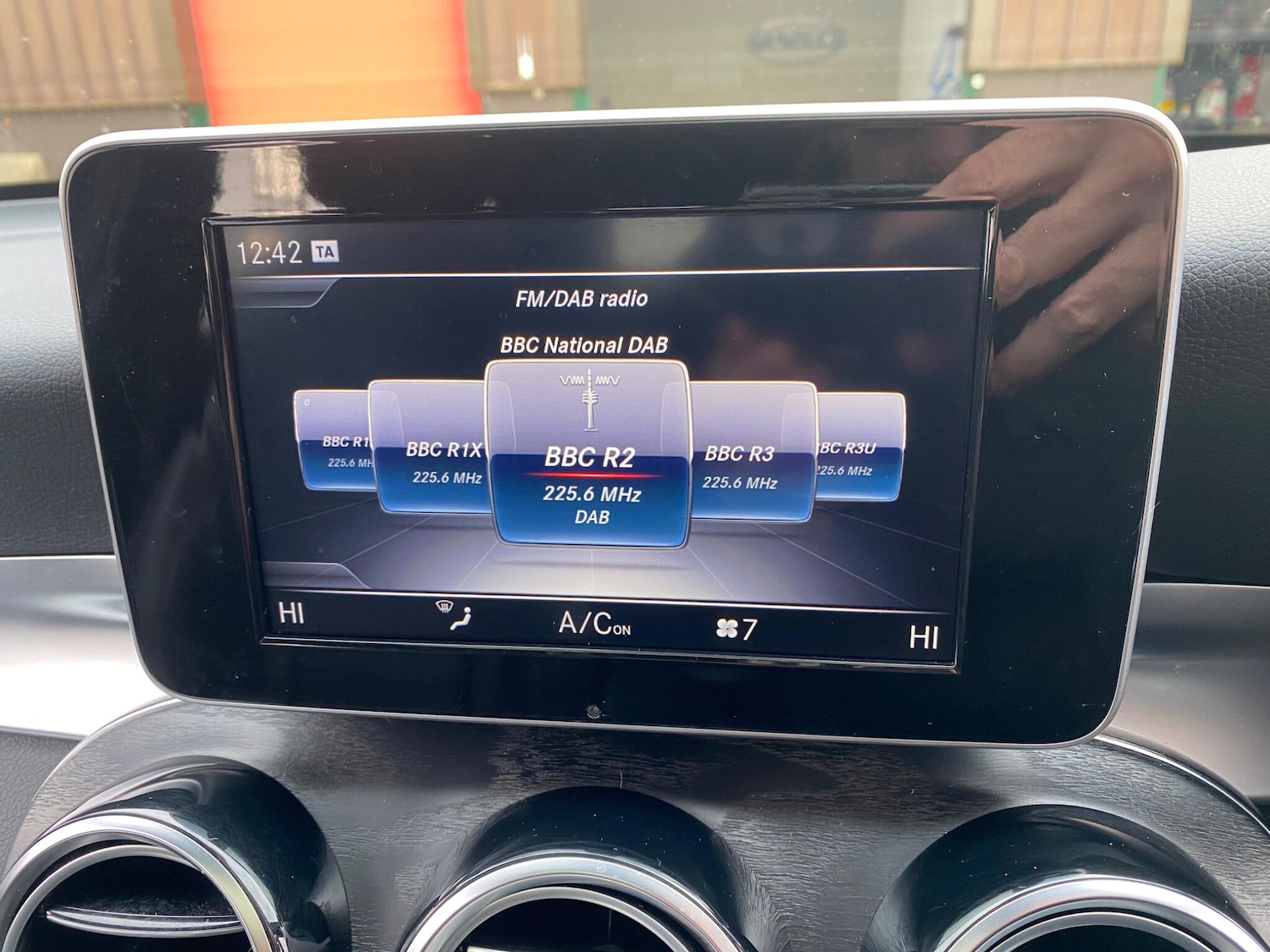 Used Mercedes-Benz GLC 2018 for sale - 76993390: Photo 32