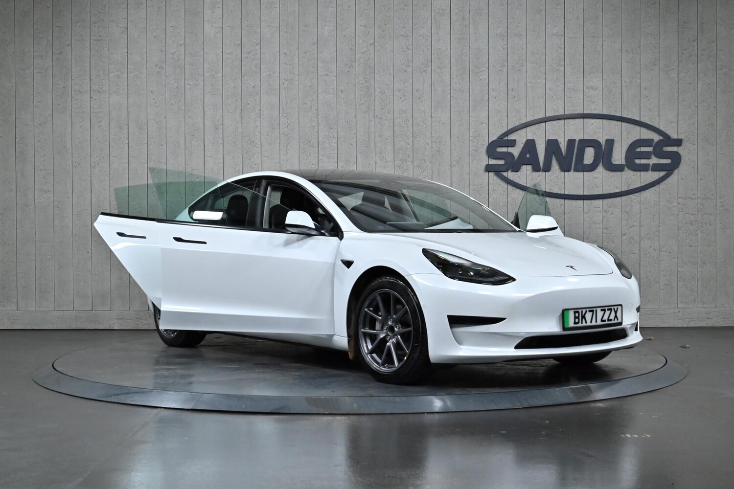 Used Tesla Model 3 2021 for sale - 77040427: Photo 9