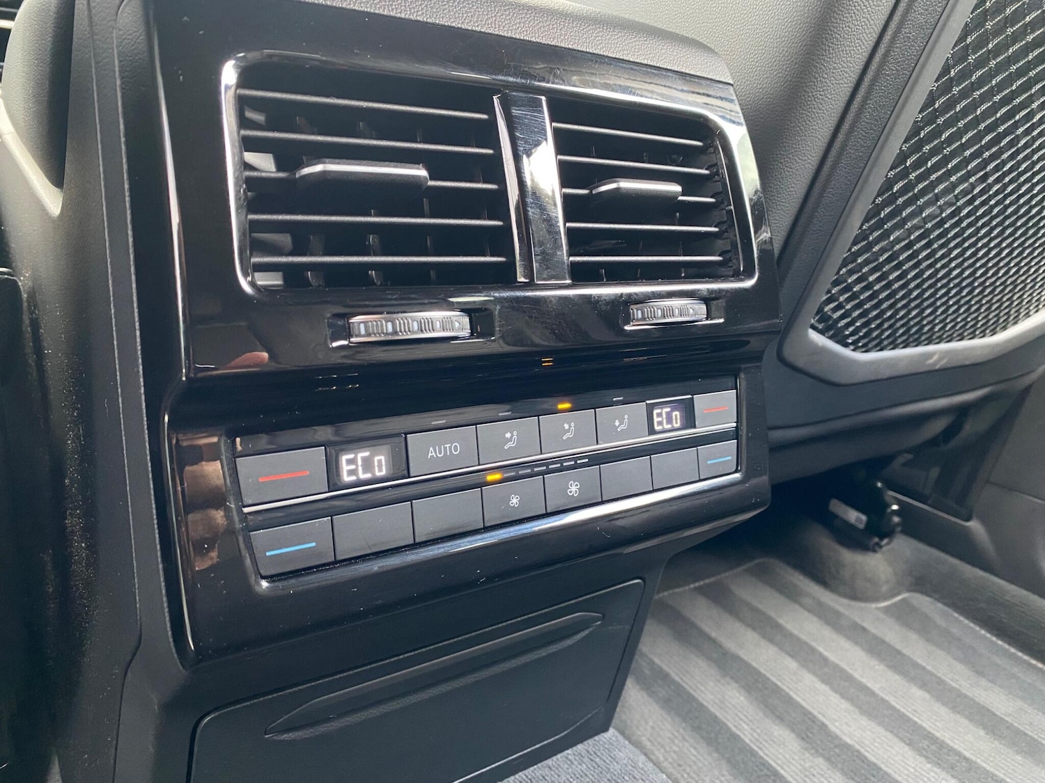 Used Volkswagen Touareg 2020 for sale - 75905922: Photo 31