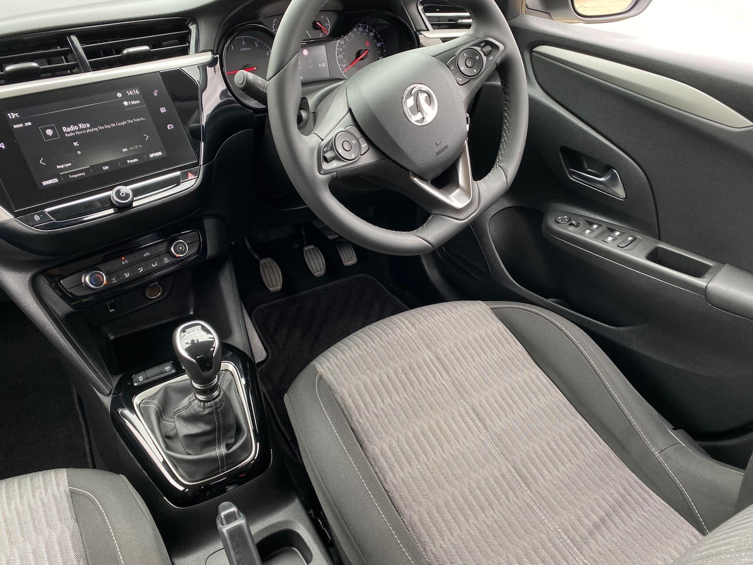 Used Vauxhall Corsa 2023 for sale - 77683103: Photo 2