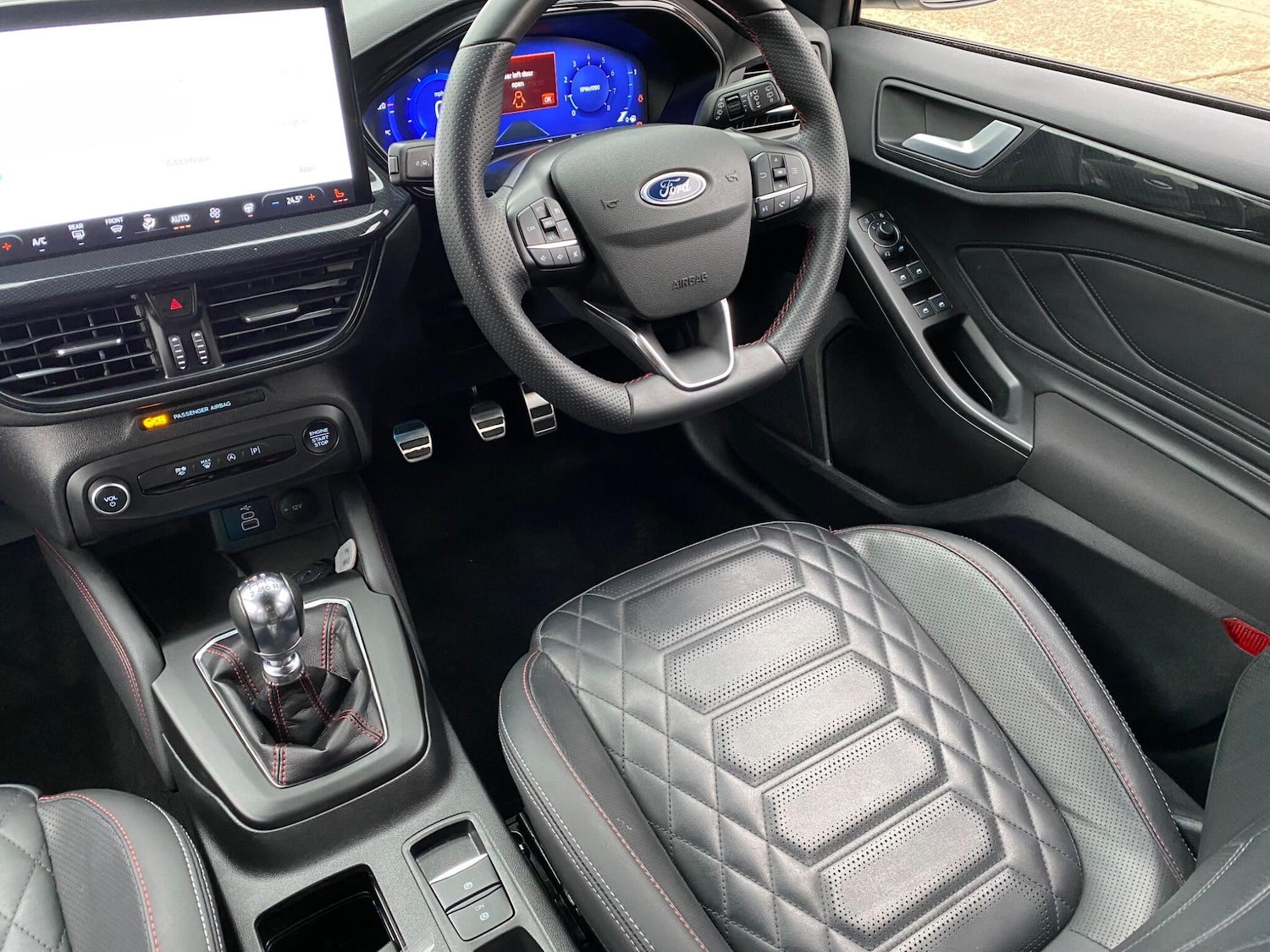 Used Ford Focus 2023 for sale - 77266793: Photo 2