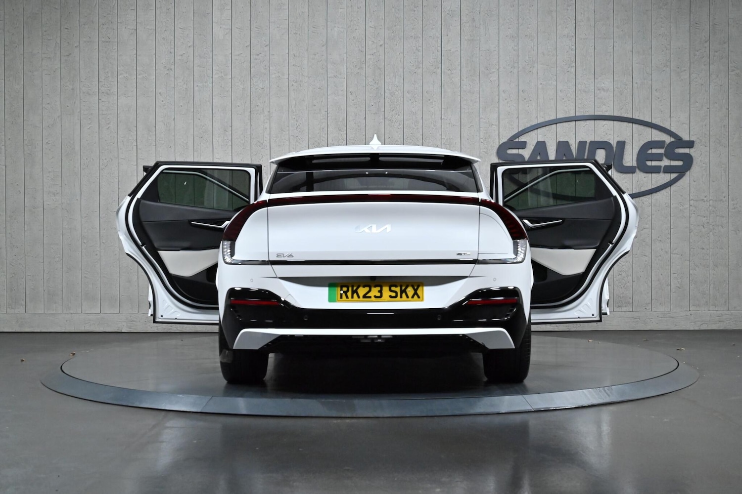 Used Kia EV6 2023 for sale - 76620325: Photo 13