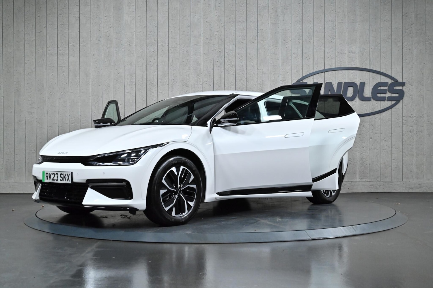 Used Kia EV6 2023 for sale - 76620325: Photo 15