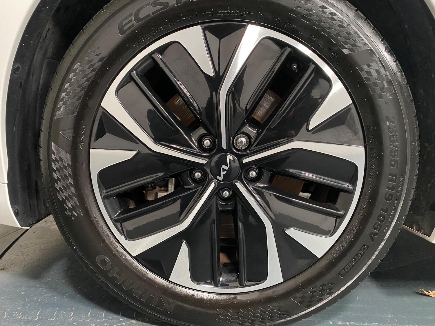 Used Kia EV6 2023 for sale - 76620325: Photo 17