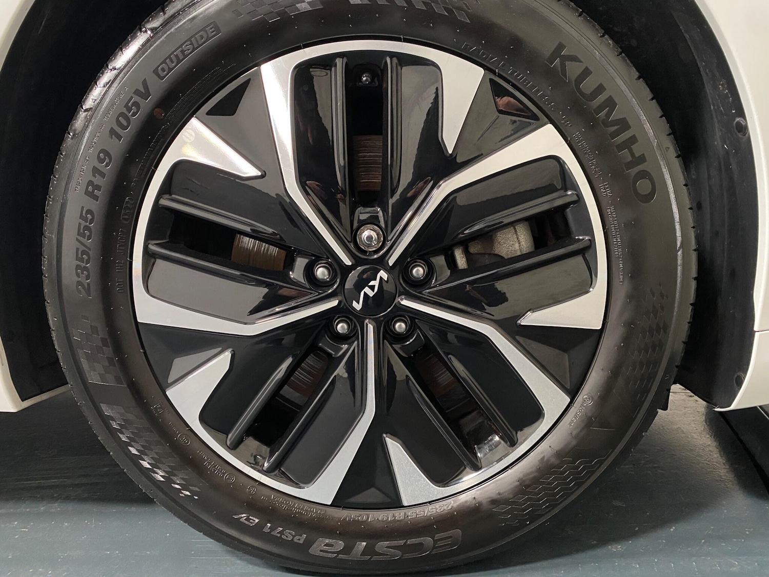 Used Kia EV6 2023 for sale - 76620325: Photo 19