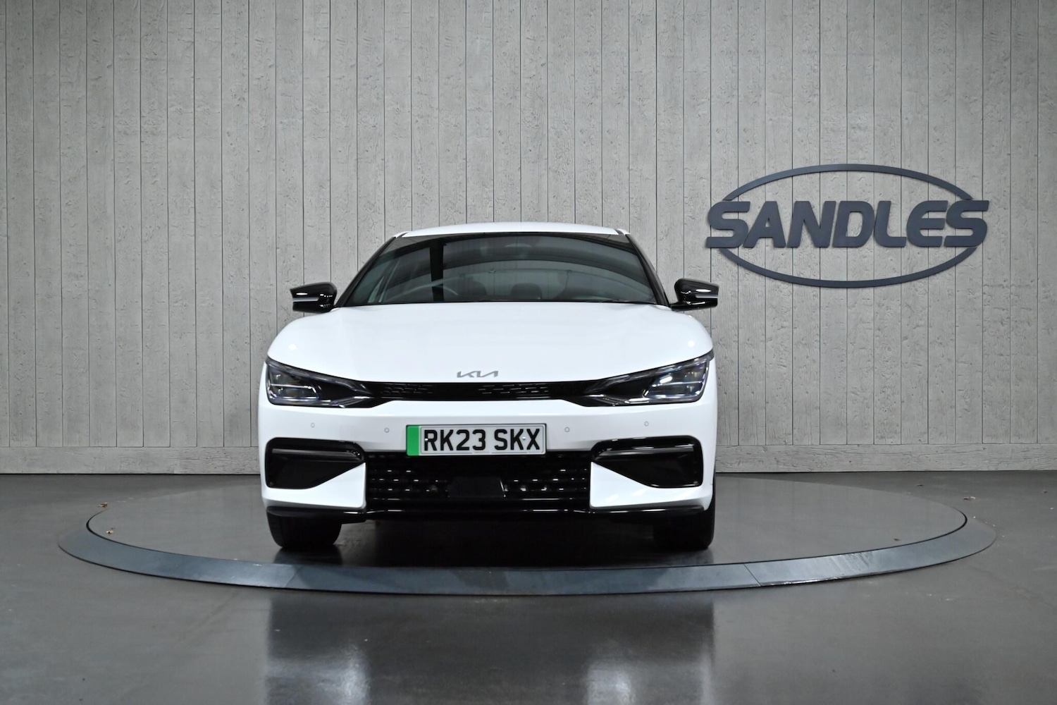 Used Kia EV6 2023 for sale - 76620325: Photo 2