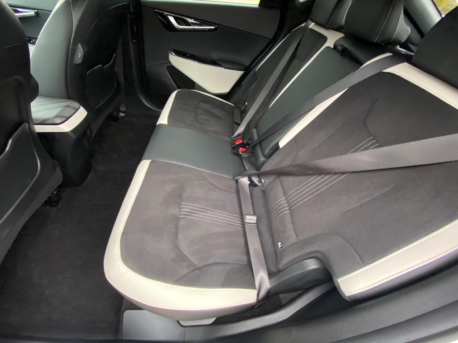 Used Kia EV6 2023 for sale - 76620325: Photo 29