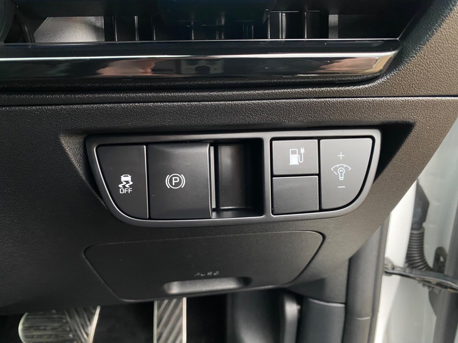 Used Kia EV6 2023 for sale - 76620325: Photo 48