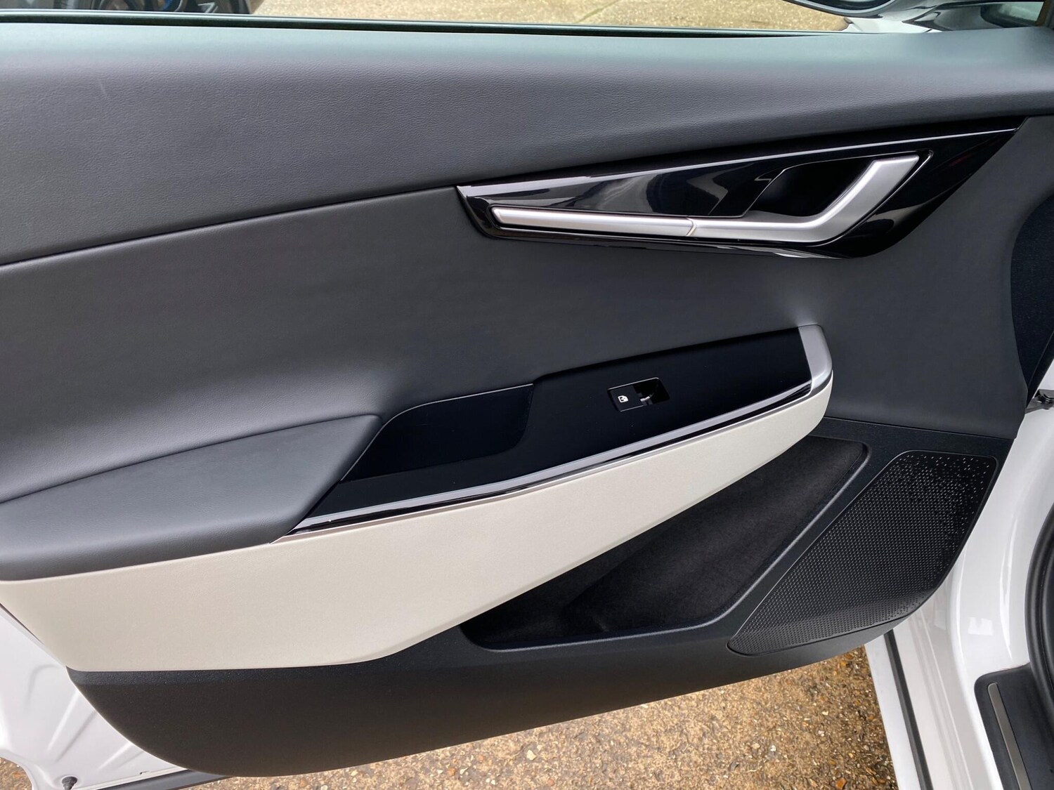 Used Kia EV6 2023 for sale - 76620325: Photo 52