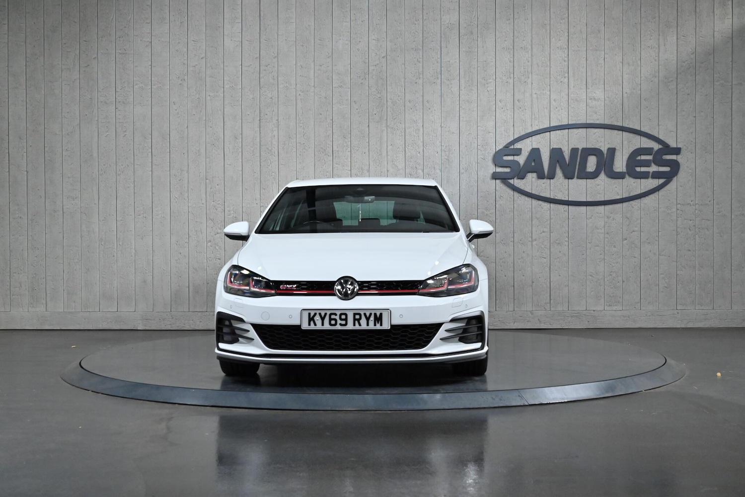 Used Volkswagen Golf 2019 for sale - 76377923: Photo 2