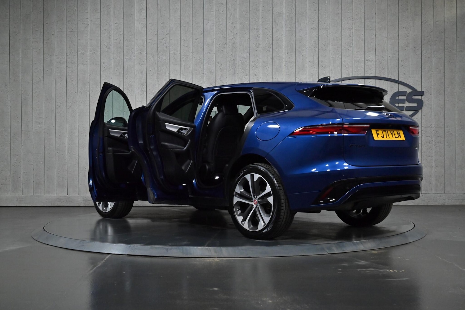 Used Jaguar F-Pace 2022 for sale - 77266668: Photo 11