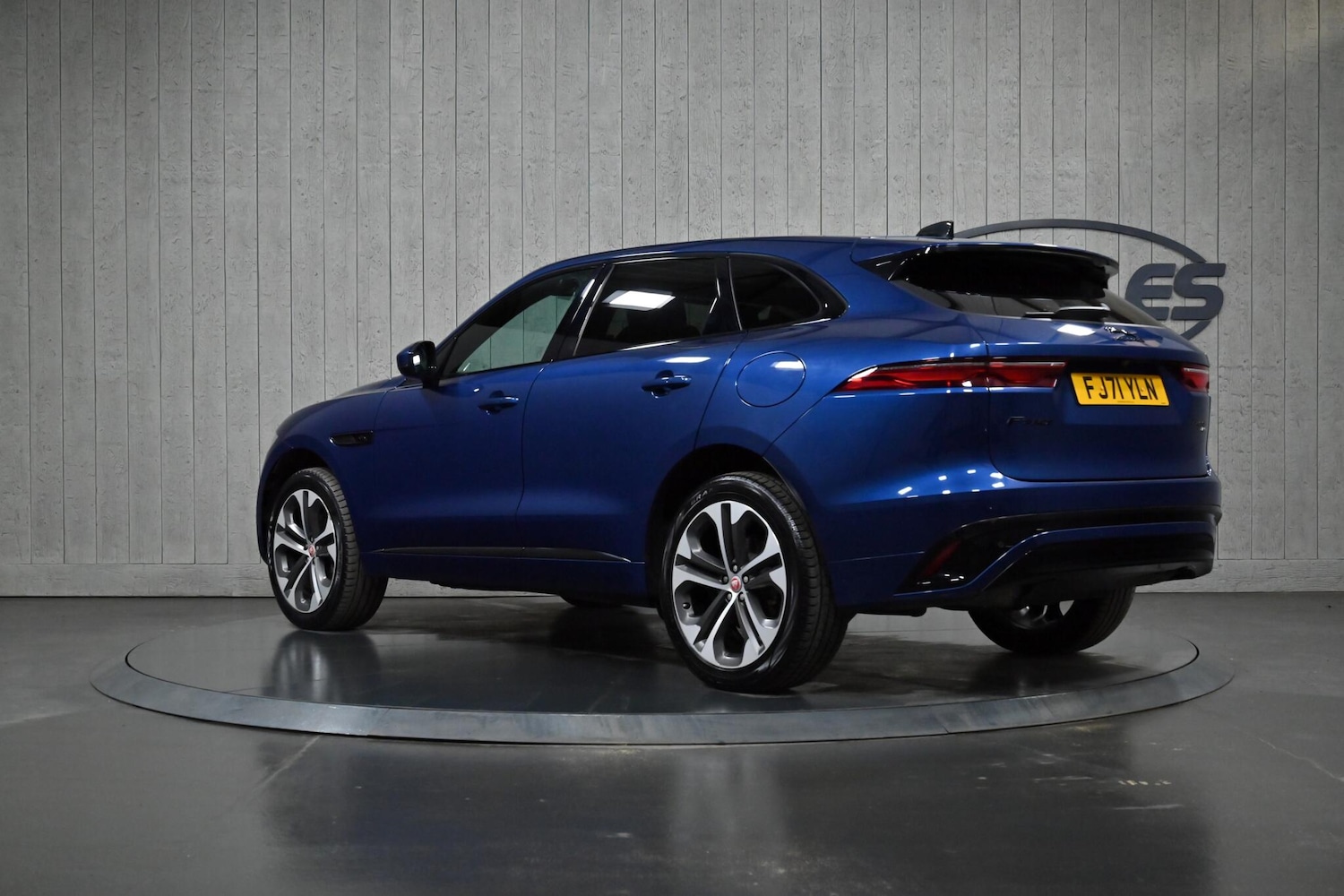 Used Jaguar F-Pace 2022 for sale - 77266668: Photo 4