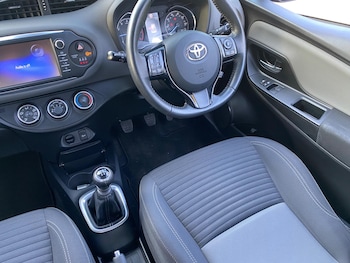 Used Toyota Yaris 2019 for sale - 77723533: Photo