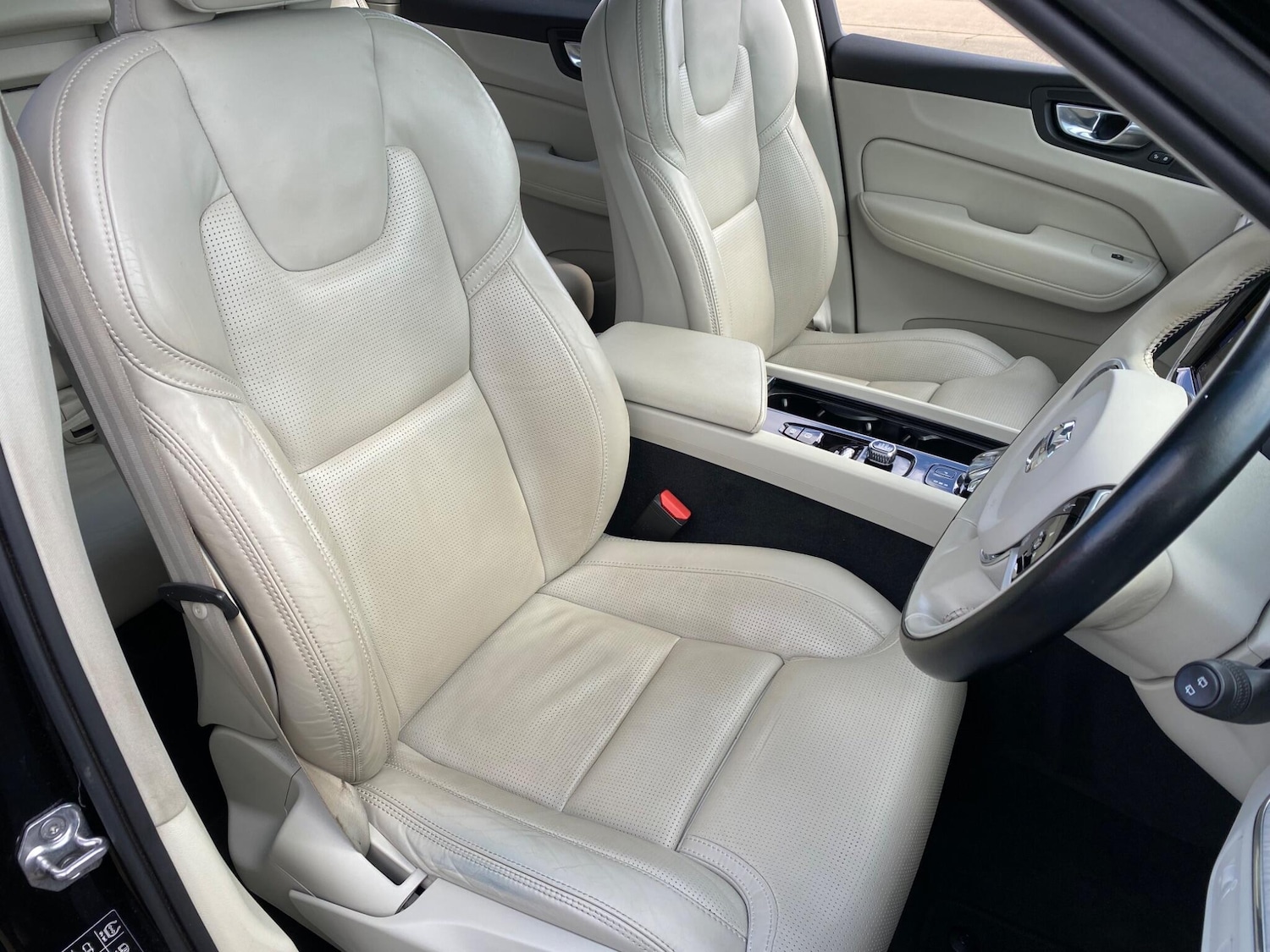 Used Volvo XC60 2021 for sale - 77611494: Photo 31