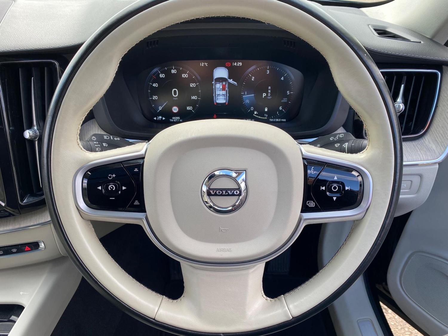 Used Volvo XC60 2021 for sale - 77611494: Photo 44