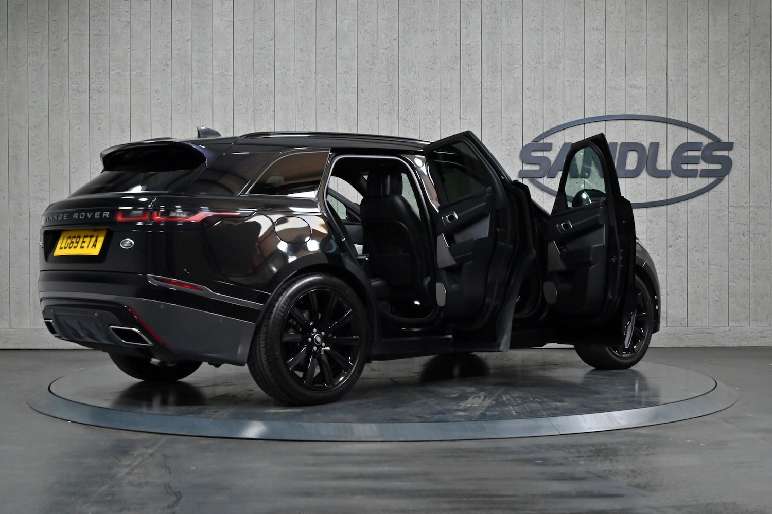 Used Land Rover Range Rover Velar 2019 for sale - 76499237: Photo 14