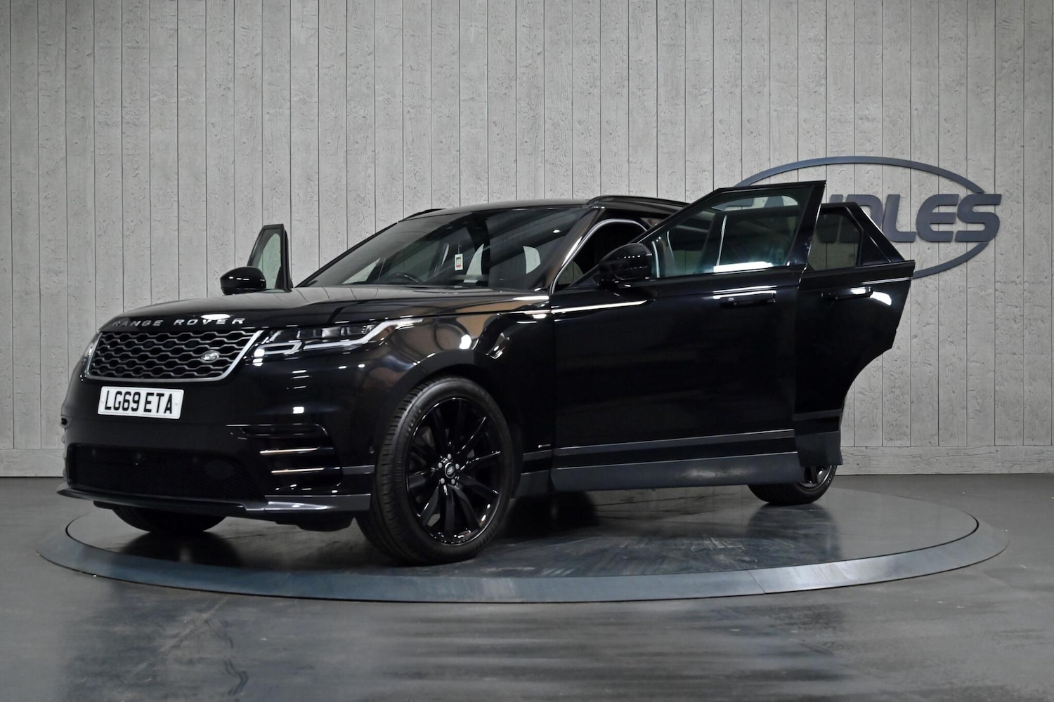 Used Land Rover Range Rover Velar 2019 for sale - 76499237: Photo 15