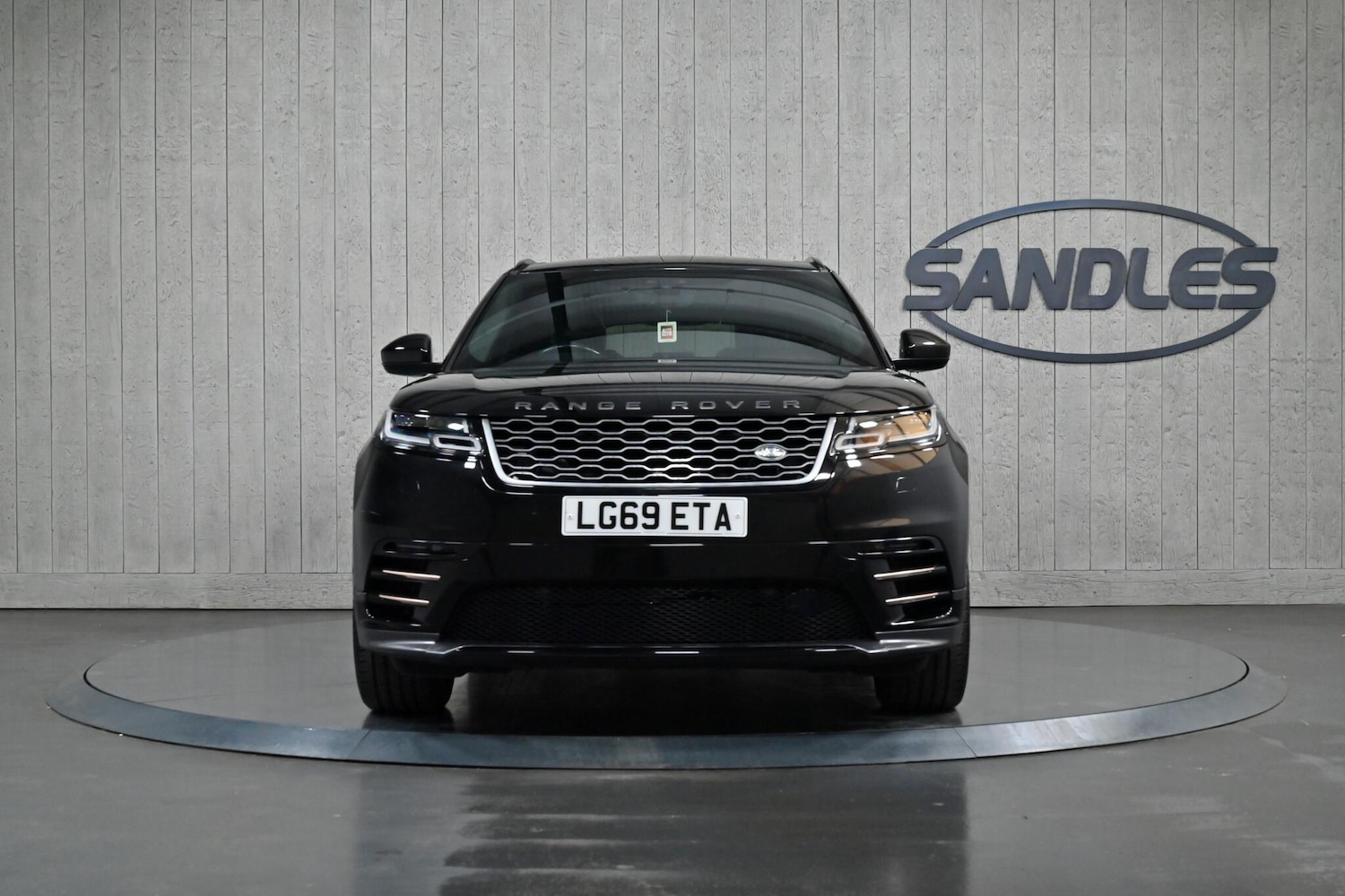 Used Land Rover Range Rover Velar 2019 for sale - 76499237: Photo 2