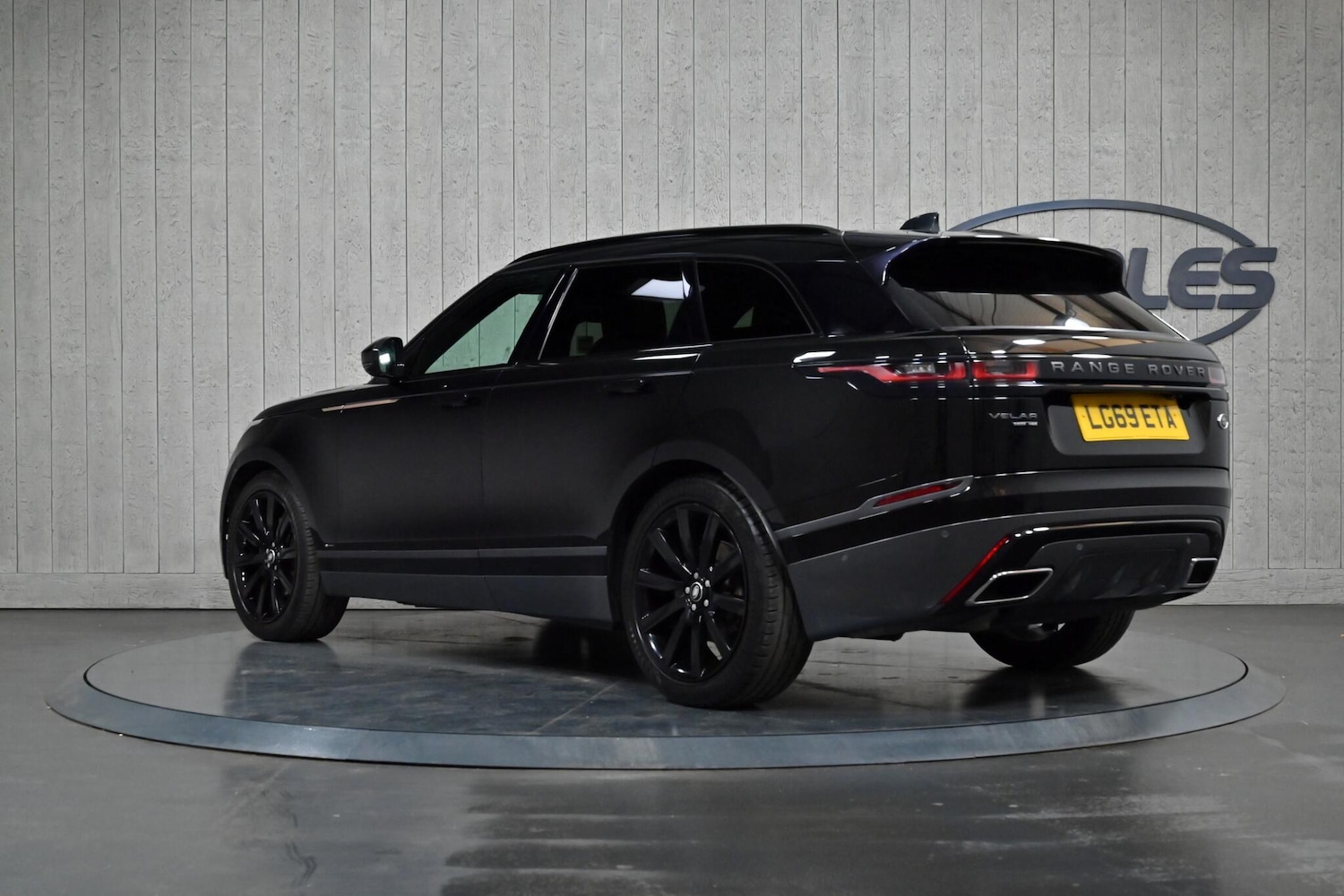 Used Land Rover Range Rover Velar 2019 for sale - 76499237: Photo 4