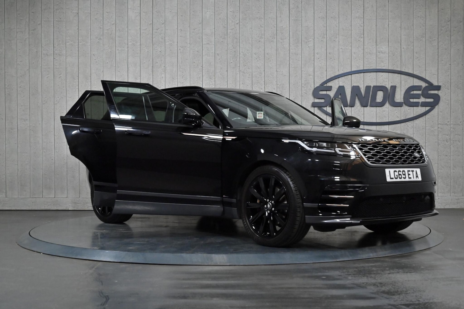 Used Land Rover Range Rover Velar 2019 for sale - 76499237: Photo 9