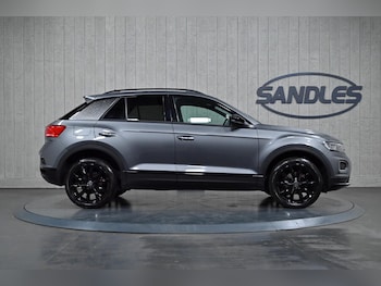 Used Volkswagen T-Roc 2021 for sale - 76433065: Photo